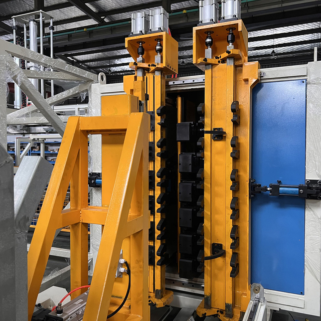 IBC Cage Clinching Machine