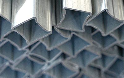 What Is The Difference between Square Tubes & Round Tubes in IBC Cages？
